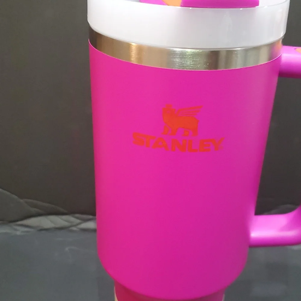 Stanley pink magenta 40oz quencher h20 tumbler with straw brand new - Picture 3 of 9